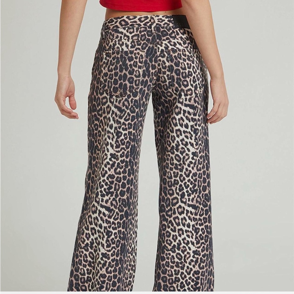 PACSUN Casey Low Rise Baggy Leopard Jeans Size 25 - Picture 2 of 6